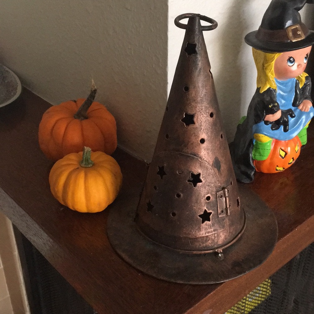 Witch hat lantern